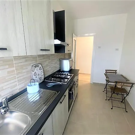 Domus Dulcis Domus Apartment